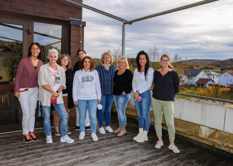 Das Team um Nicolle Zwetsch (2.v.l.) auf dem Wohnbereich Fatima