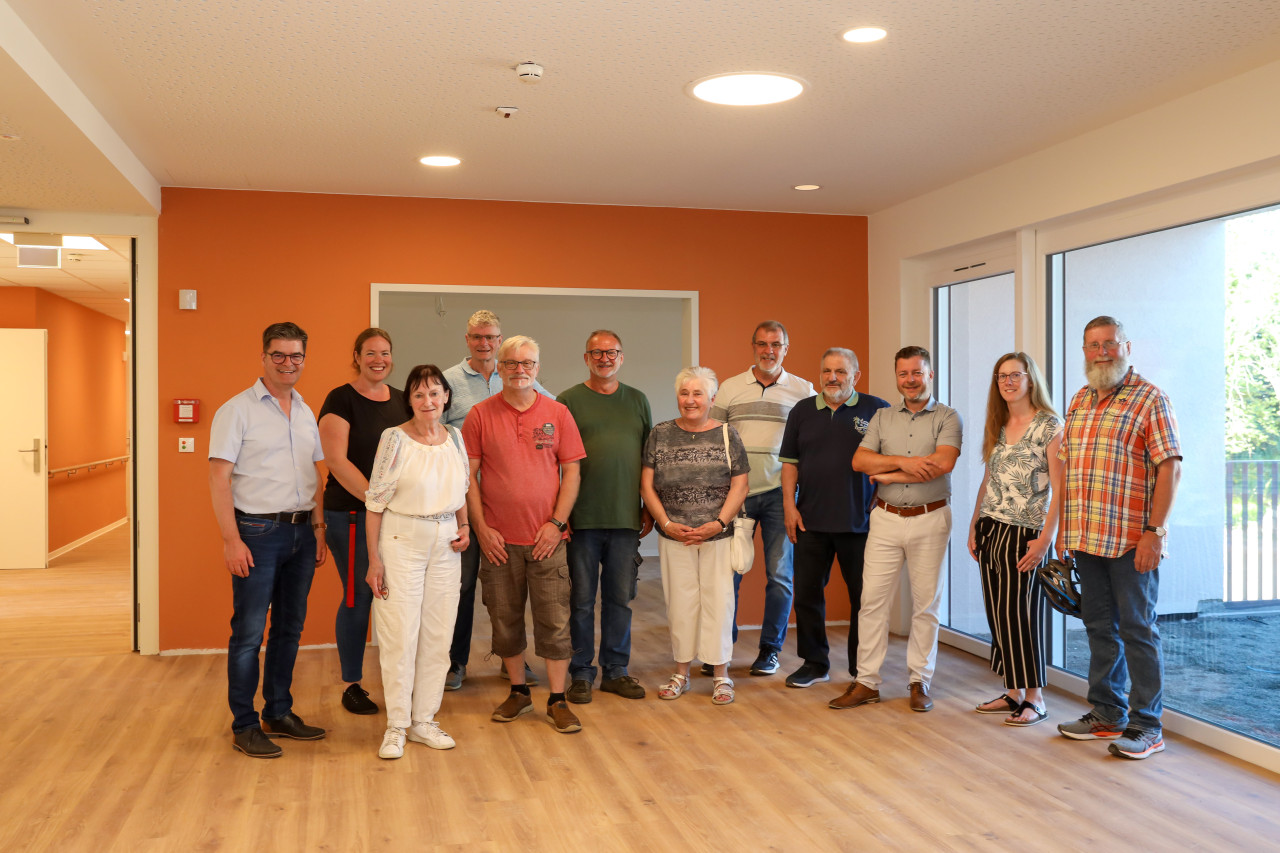 Von rechts nach links: Mathias Lunig, Anne Catherine Eifler, Michael Dietz, Werner Jost, Peter Finkler, Theresia Jost, Detlef Wilhelm, Uwe Rublack (vorne), Hermann Veit (hinten), Christine Harth, Bärbel Nickels, Bürgermeister Andreas Veit.